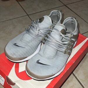 Grey Nike prestos women good condition